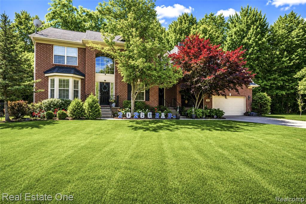 3481 Castlewood Court, Wixom, MI — Photo 3