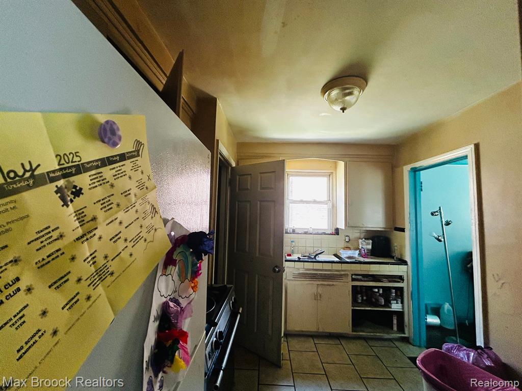 11329 MINOCK Street, Detroit, MI 48228 — Photo 8