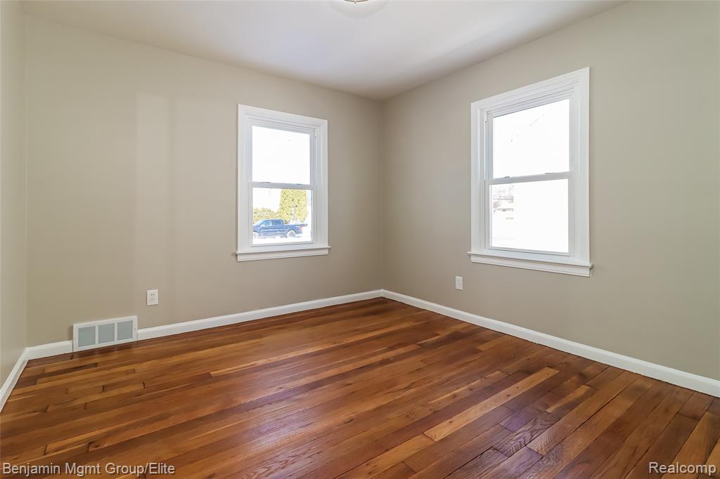 28461 Marquette Street, Garden City, MI — Photo 17