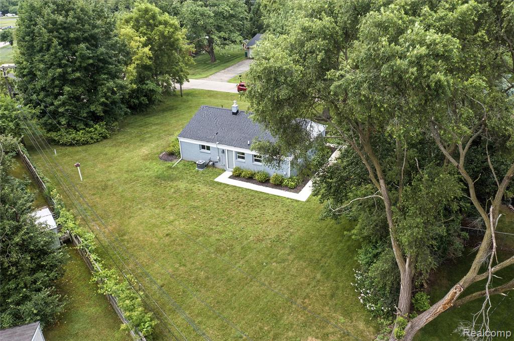 4736 Summerhill Drive, Clarkston, MI — Photo 34