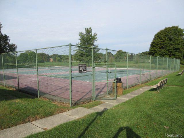 1835 BRENTWOOD Drive, Troy, MI 48098 — Photo 38