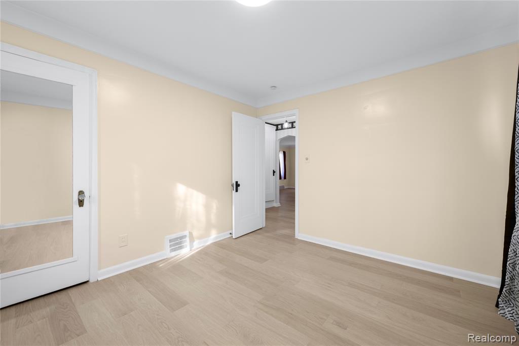 8060 Edward Avenue, Center Line, MI 48015 — Photo 13