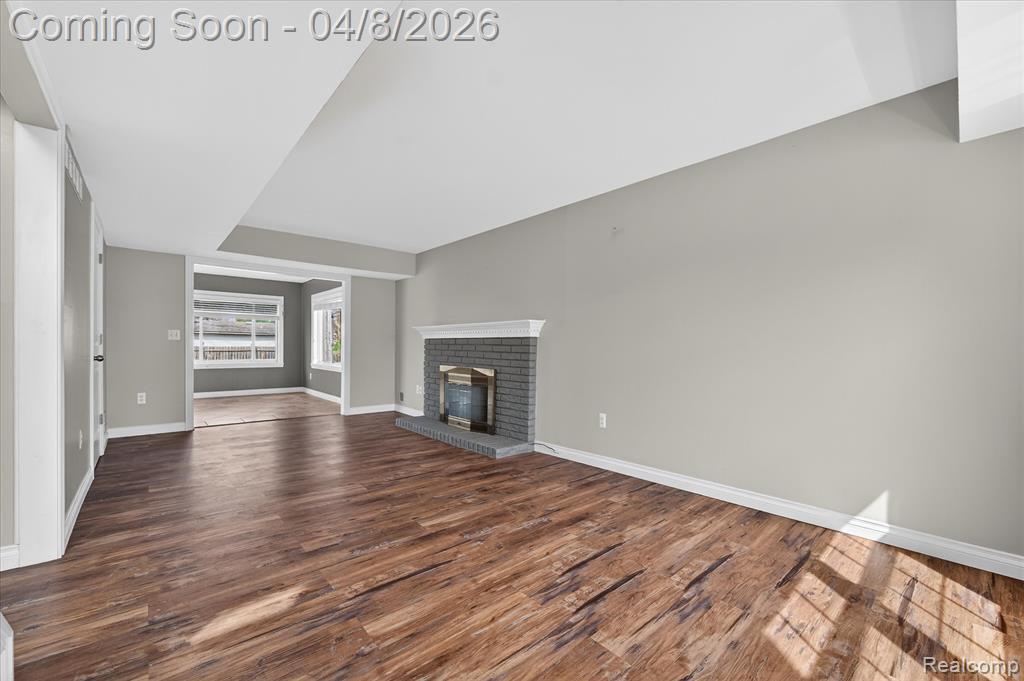 22184 Derby Road, Woodhaven, MI 48183 — Photo 6