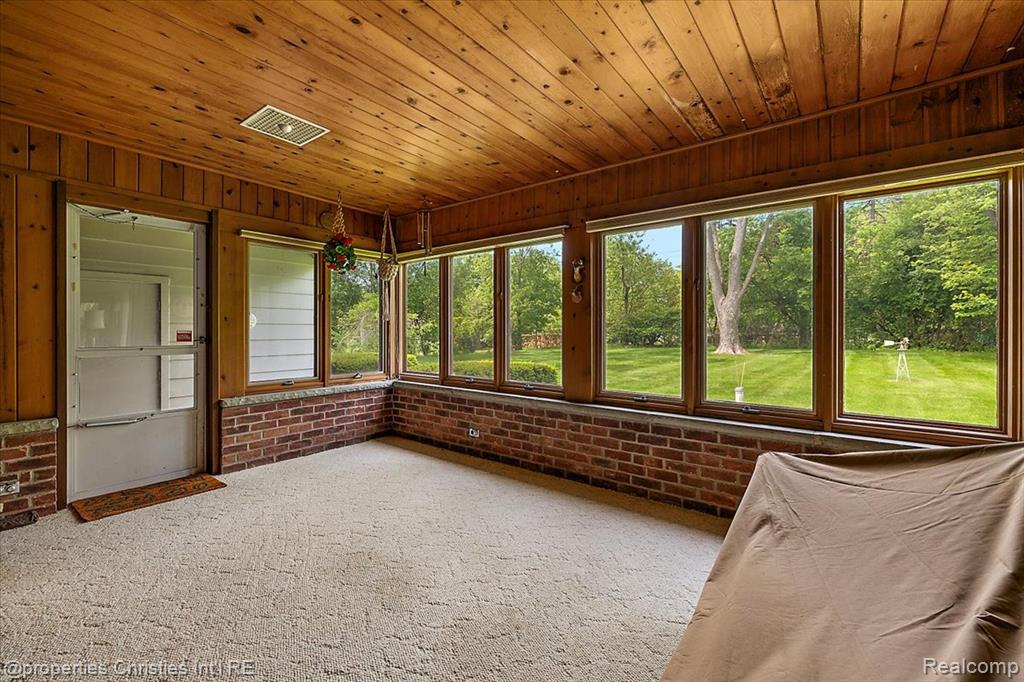 5252 Doherty Drive, West Bloomfield, MI 48323 — Photo 19