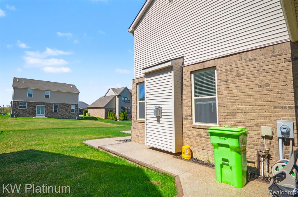 55321 Demaret Drive, Macomb, MI 48042 — Photo 38