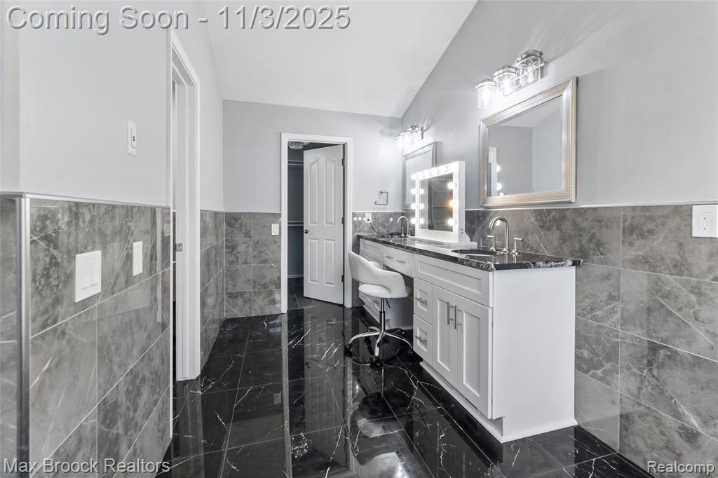 5366 Midchester Court, West Bloomfield, MI 48324 — Photo 25