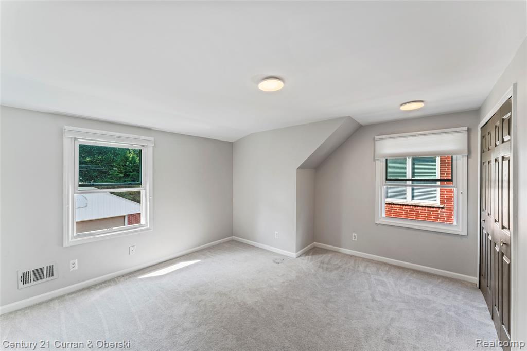 505 Hollywood Avenue, Grosse Pointe Woods, MI 48236 — Photo 25