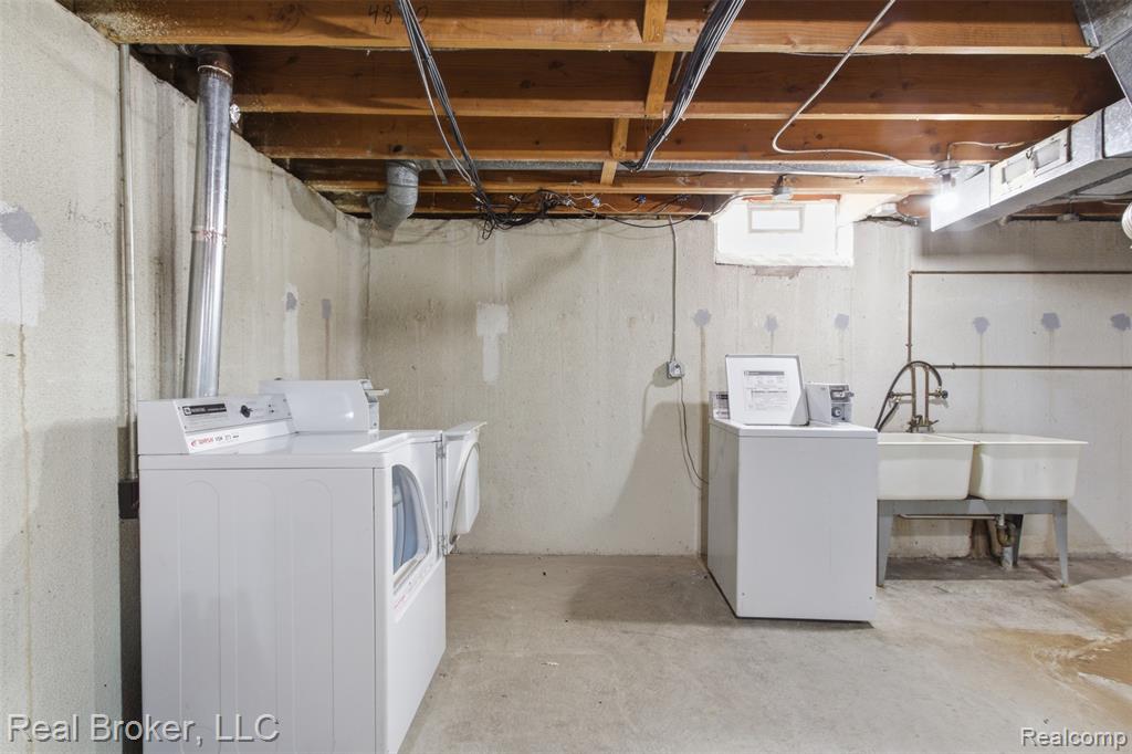 4840 Briarwood Avenue, Royal Oak, MI 48073 — Photo 18