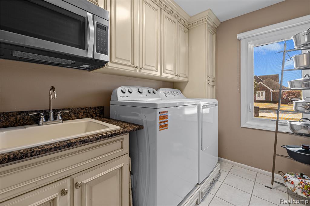 43505 Austin Drive, Sterling Heights, MI 48314 — Photo 19