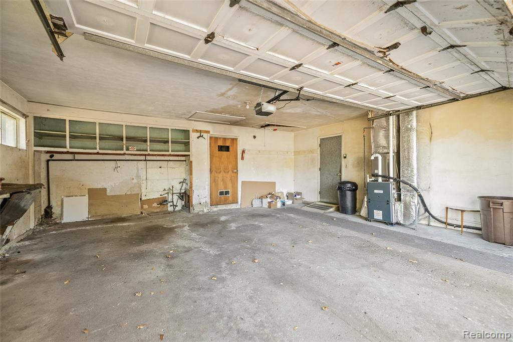 7250 Ten Hill Road, West Bloomfield, MI — Photo 26