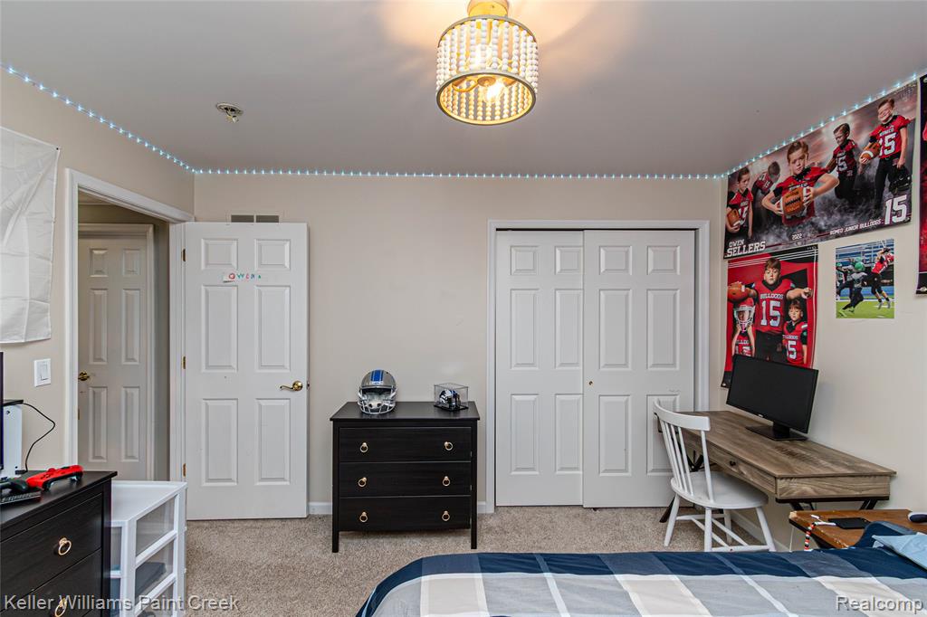 877 Wynstone Circle N, Oakland, MI — Photo 40