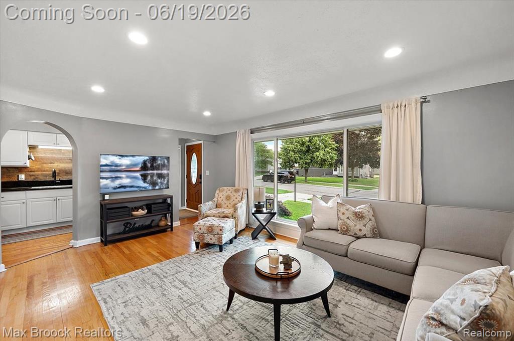 737 Panorama Drive, Milford, MI 48381 — Photo 6