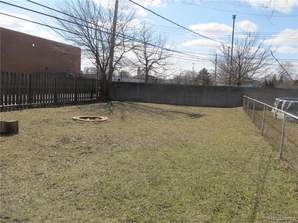 5652 WESTPOINT Street, Dearborn Heights, MI 48125 — Photo 20