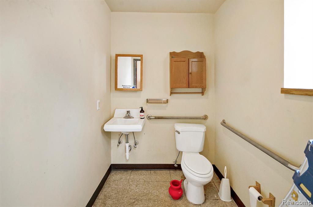 28711 #28717 Hoover Road, Warren, MI 48093 — Photo 26