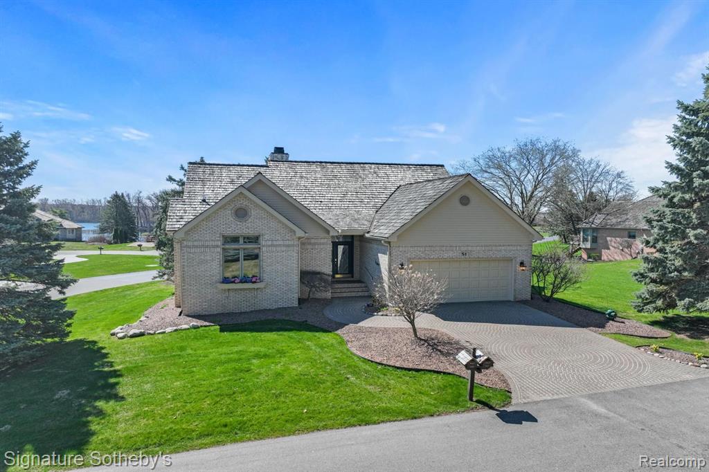 51 CHATEAUX DU LAC, Fenton, MI 48430 — Photo 38