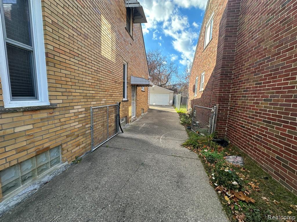 19429 Winthrop Street, Detroit, MI 48235 — Photo 23