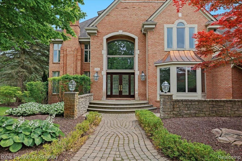 4096 Oak Tree Circle, Rochester, MI 48306 — front exterior