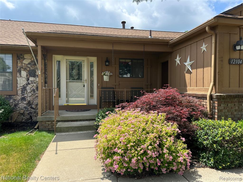 12104 Lexington Drive, 3, South Lyon, MI 48178 — Photo 7