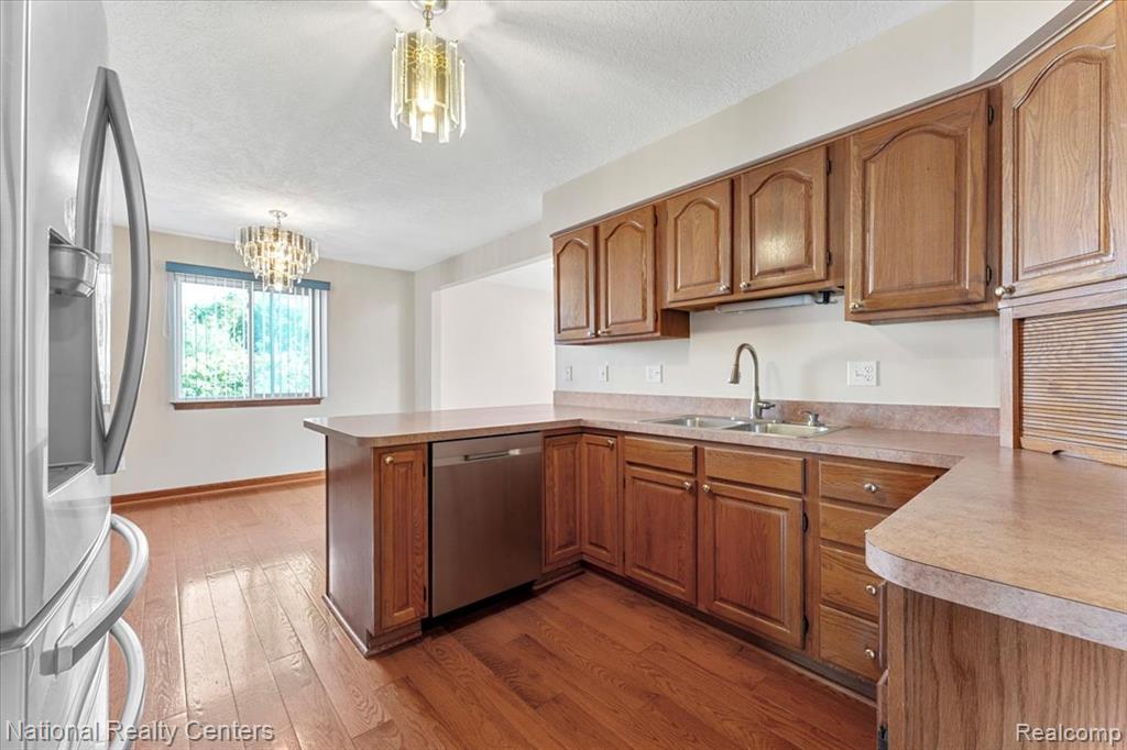 5235 Barbara Avenue, Trenton, MI 48183 — Photo 8