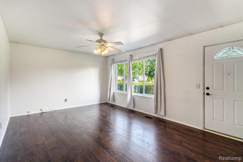 5496 Canonsburg Road, Grand Blanc, MI 48439 — Photo 3