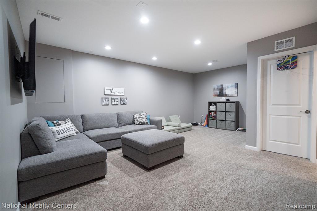 4758 Broomfield Way, Lake Orion, MI — Photo 27