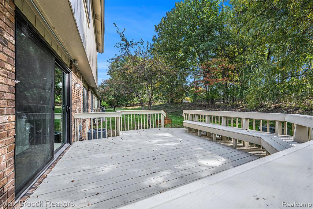 4371 Foxpointe Drive, West Bloomfield, MI 48323 — Photo 24