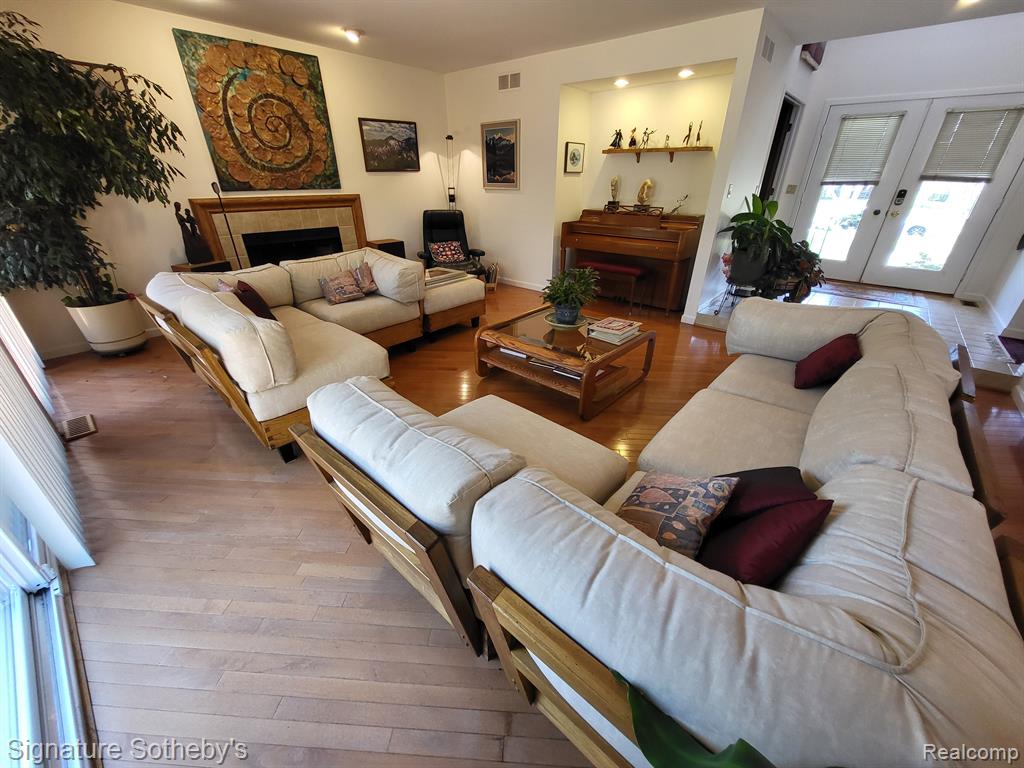 6358 TIMBERWOOD S, West Bloomfield, MI — Photo 21