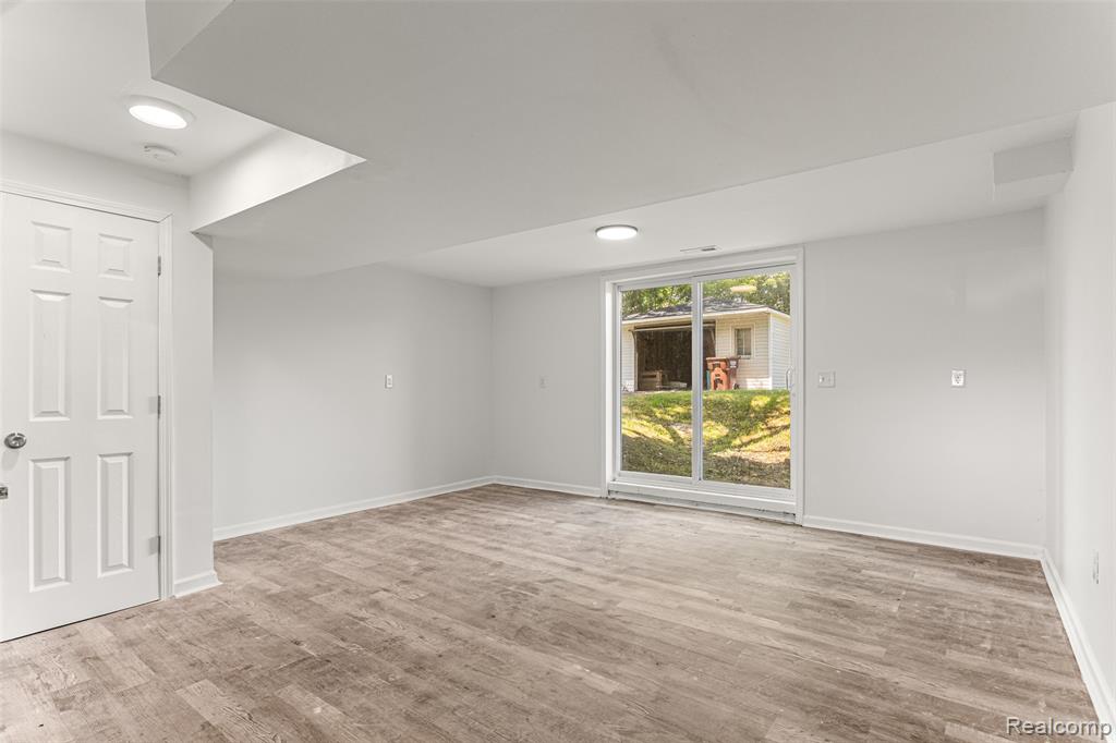 23566 Candace Drive, Rockwood, MI — Photo 5