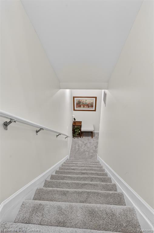 188 Center Boulevard, Wixom, MI 48393 — Photo 33