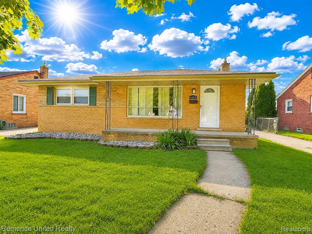 6450 Golfview Street, Garden City, MI