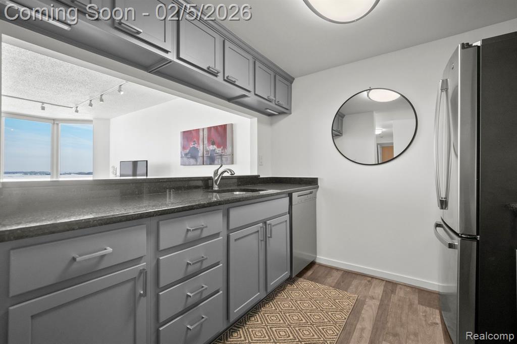 250 E HARBORTOWN Drive, 1405, Detroit, MI 48207 — Photo 12