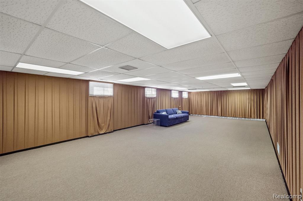 1348 Charrington Road, Bloomfield, MI 48301 — Photo 31