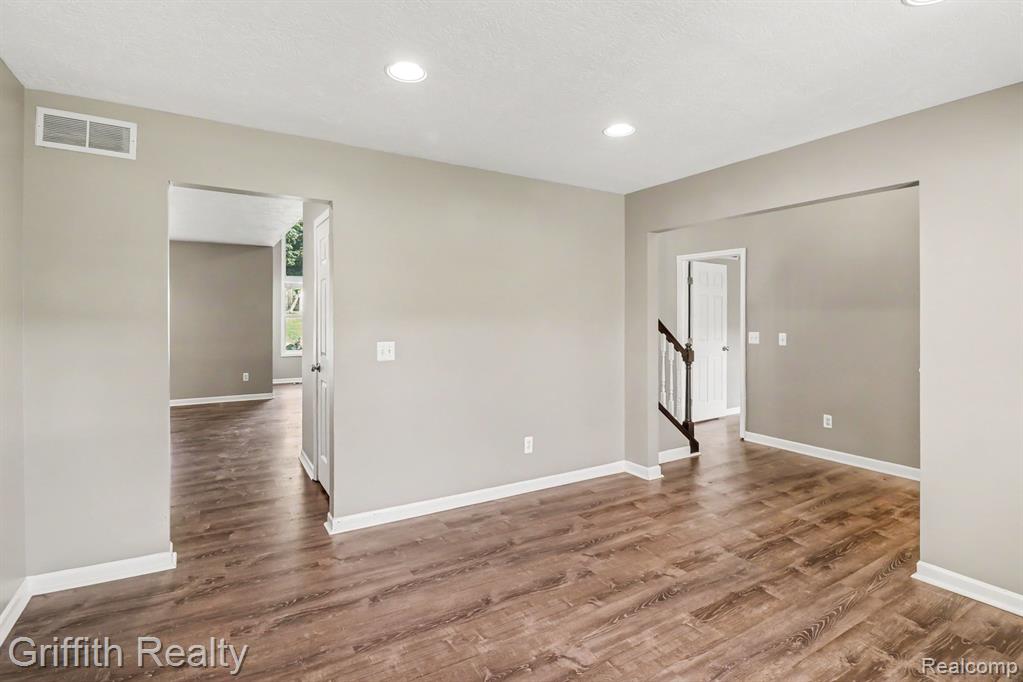 7055 Augustine Court, Fenton, MI 48430 — Photo 4