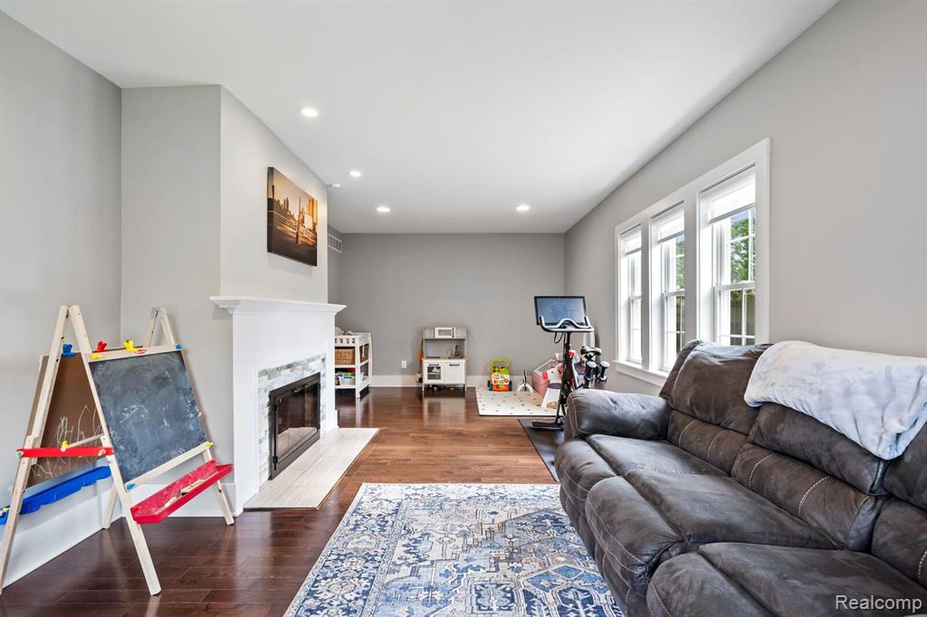 920 CAMBRIDGE Road, Berkley, MI 48072 — Photo 10