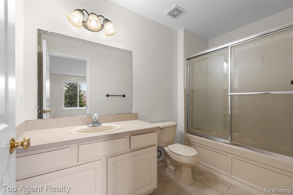 45505 Limerick Drive, Macomb, MI 48044 — Photo 19