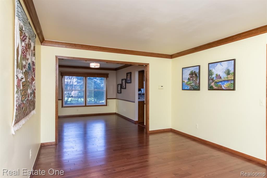 5201 CROWFOOT Drive, Troy, MI 48085 — Photo 13