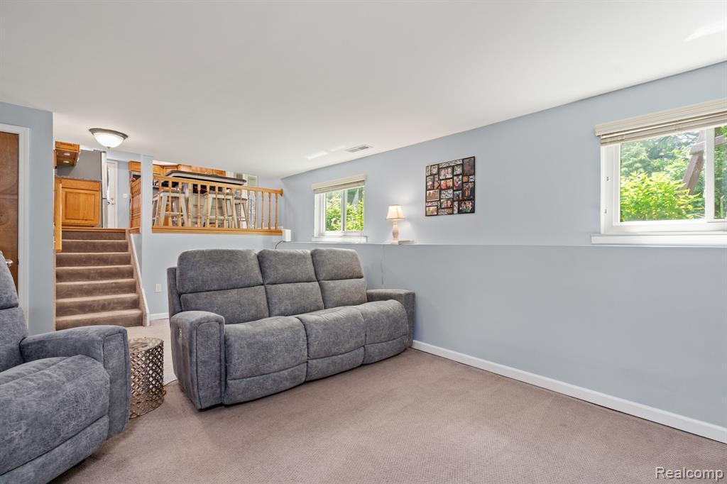43057 Bond Court, Sterling Heights, MI 48313 — Photo 46