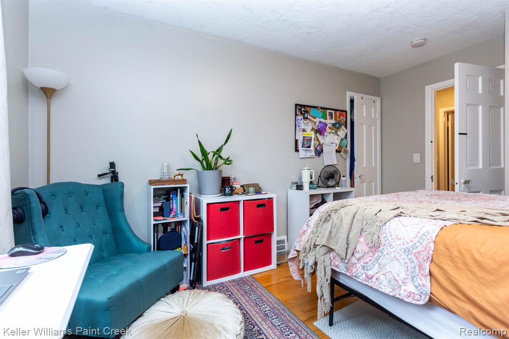 1466 Hampton Rd, Grosse Pointe Woods, MI 48236 — Photo 29