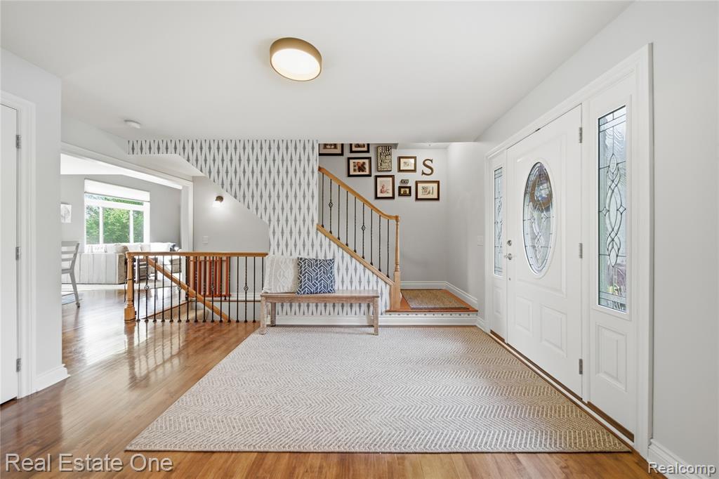 1031 Crestwood Court, South Lyon, MI 48178 — Photo 3