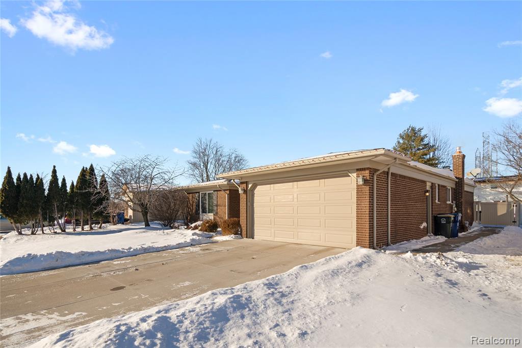 43818 Palisades Drive, Canton, MI 48187 — Photo 2