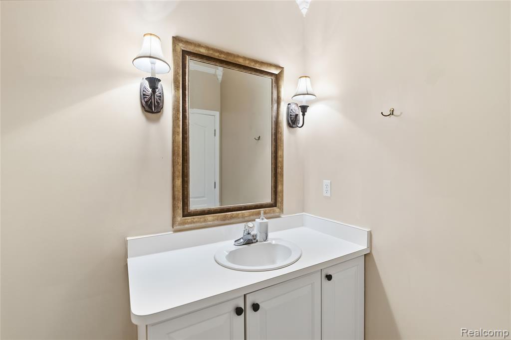 4337 Meadowbrook Court, Grand Blanc, MI 48439 — Photo 35