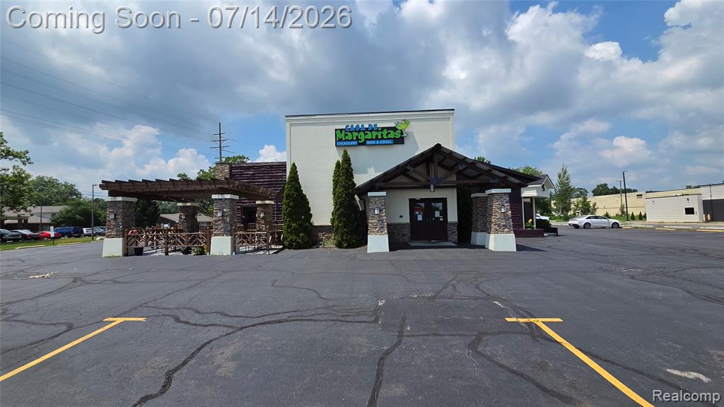 1140 S Monroe Street, Monroe, MI 48161