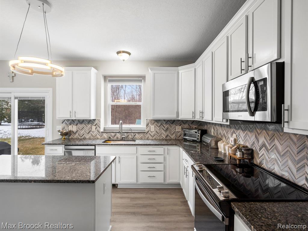 27404 SLOAN Street, Novi, MI — Photo 8