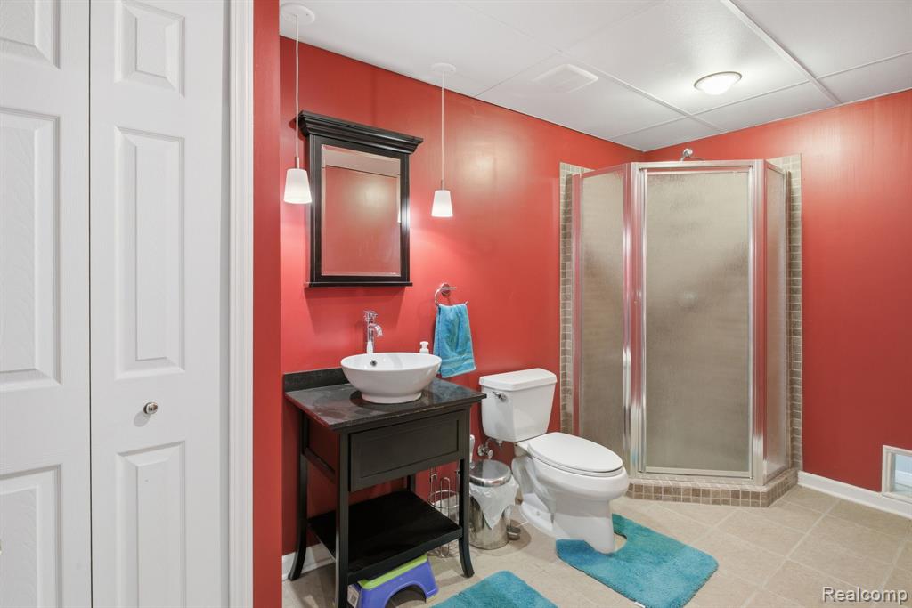 1275 Hendrie, Canton, MI 48187 — Photo 60