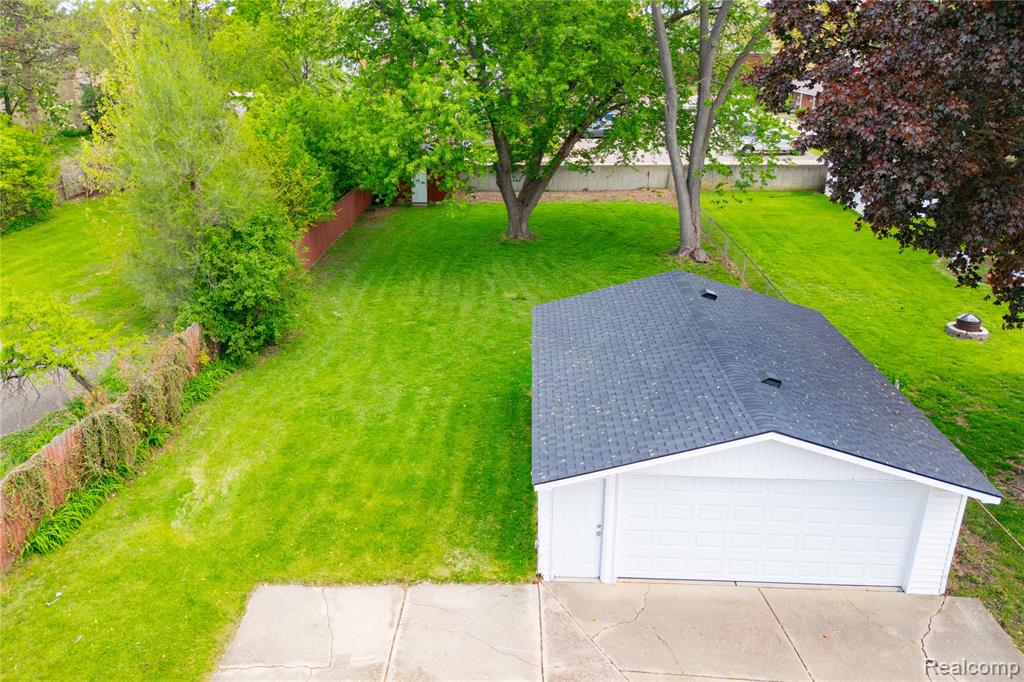 569 Hendrickson Boulevard, Clawson, MI — Photo 32