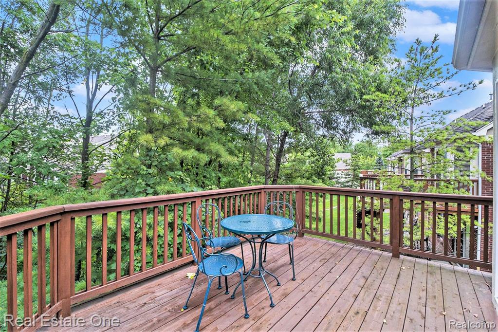 40832 LENOX PARK Drive, Novi, MI 48377 — Photo 25