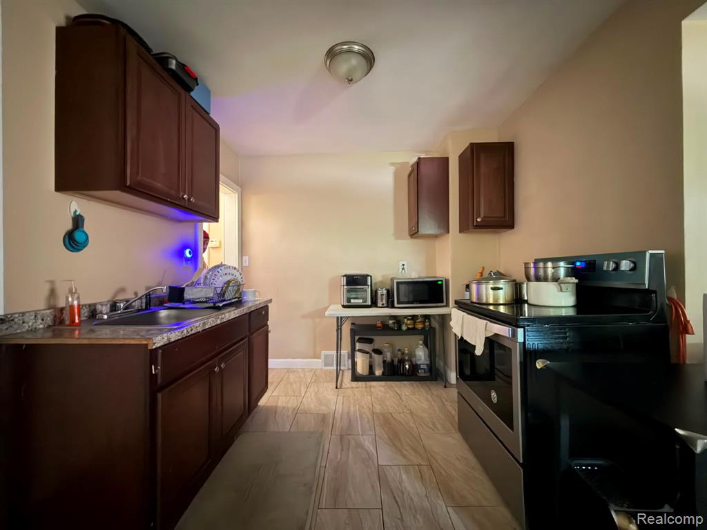 5629 Gateshead Street, Grosse Pointe, MI 48236 — Photo 14