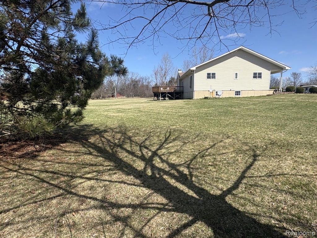 7681 Fieldcrest Drive, Almont, MI 48003 — Photo 46