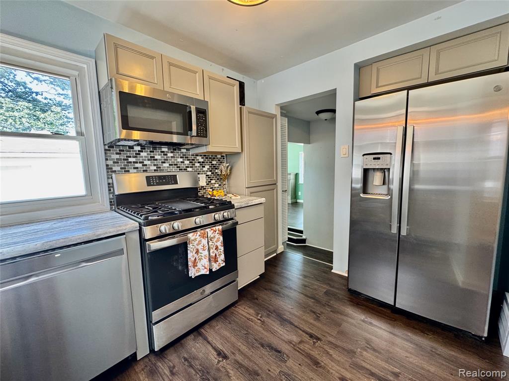 762 Emmons Boulevard, Lincoln Park, MI 48146 — Photo 15