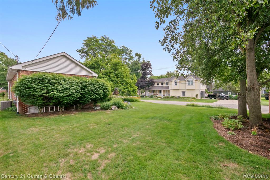 551 N Evergreen Street, Plymouth, MI 48170 — Photo 40